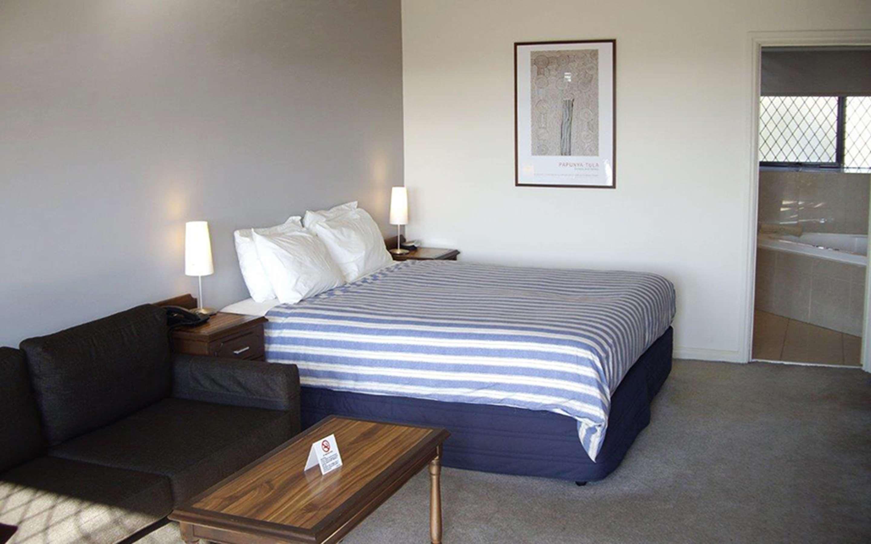 Best Western Plus The Tudor Box Hill Room photo