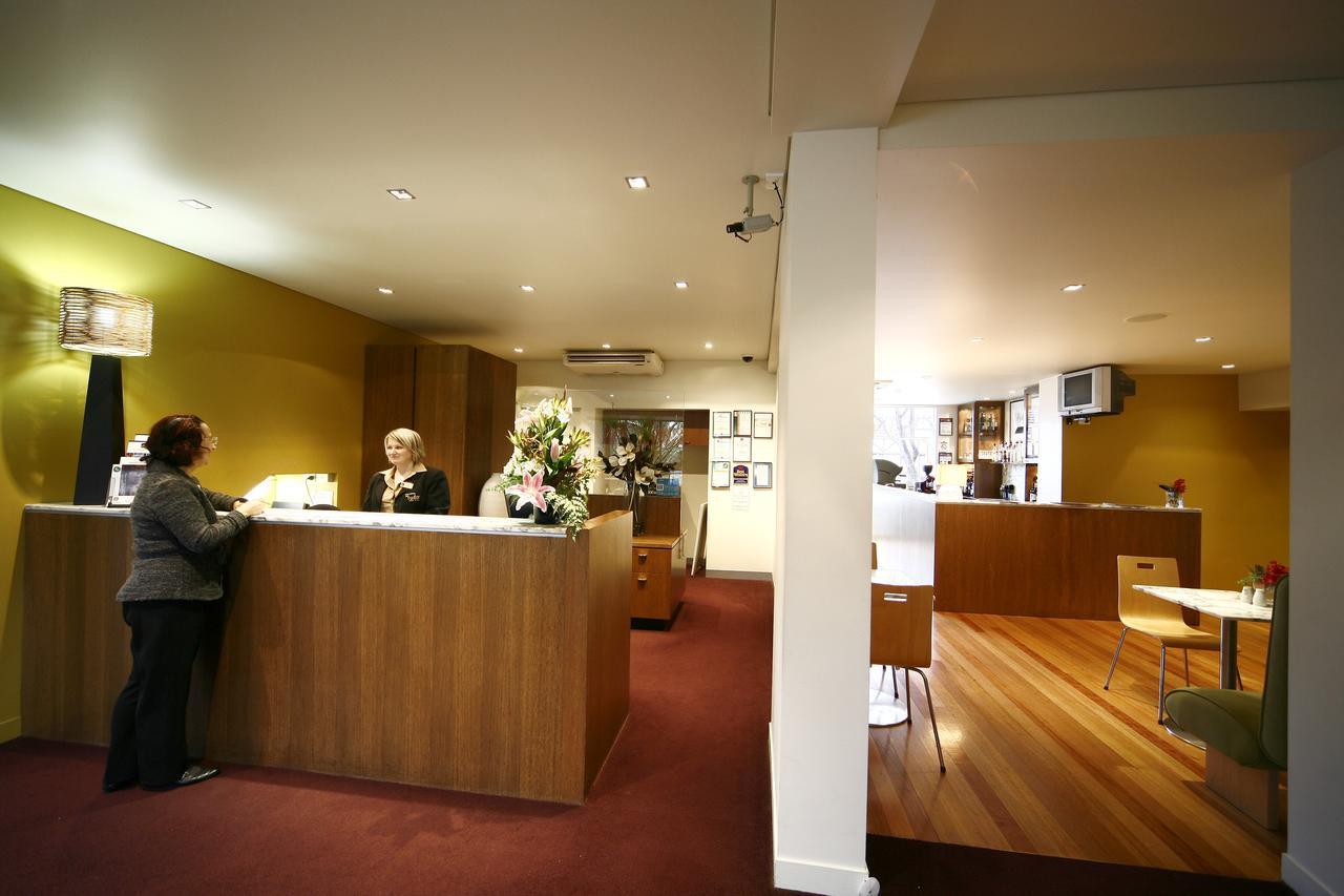 Best Western Plus The Tudor Box Hill Exterior photo